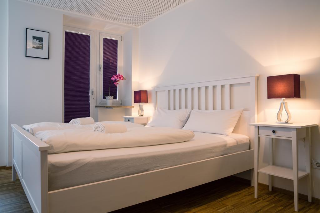 Nonstop Hotel Augsburg - Ubernacht - Hostelhotelhome Exteriör bild