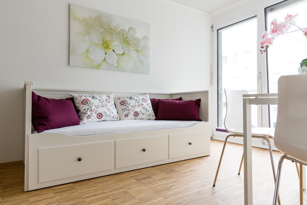 Nonstop Hotel Augsburg - Ubernacht - Hostelhotelhome Exteriör bild