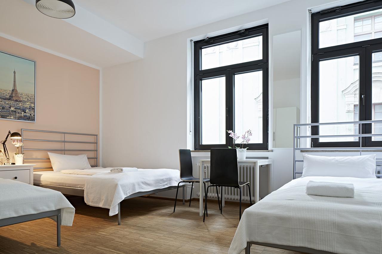 Nonstop Hotel Augsburg - Ubernacht - Hostelhotelhome Exteriör bild