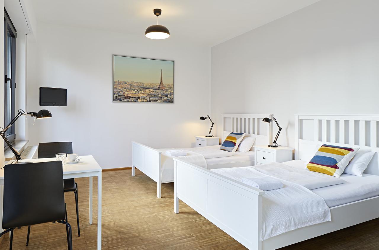 Nonstop Hotel Augsburg - Ubernacht - Hostelhotelhome Exteriör bild