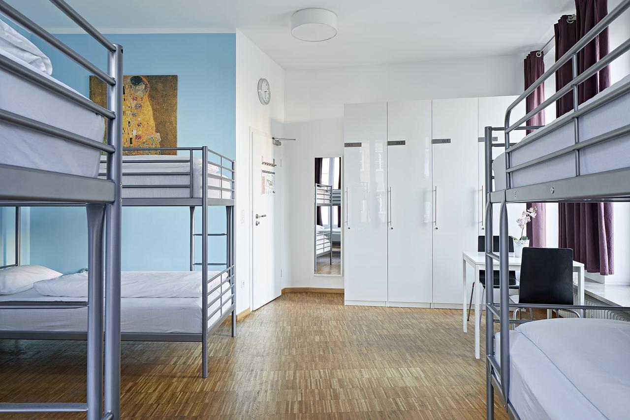 Nonstop Hotel Augsburg - Ubernacht - Hostelhotelhome Exteriör bild