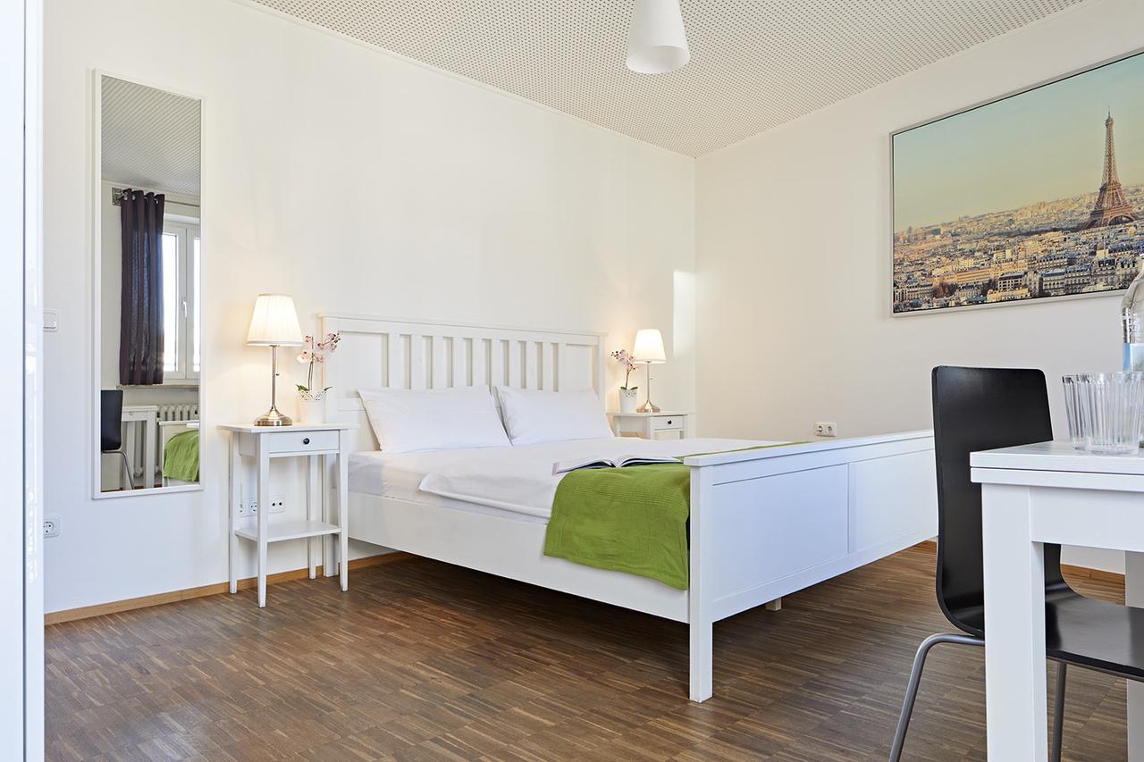 Nonstop Hotel Augsburg - Ubernacht - Hostelhotelhome Exteriör bild